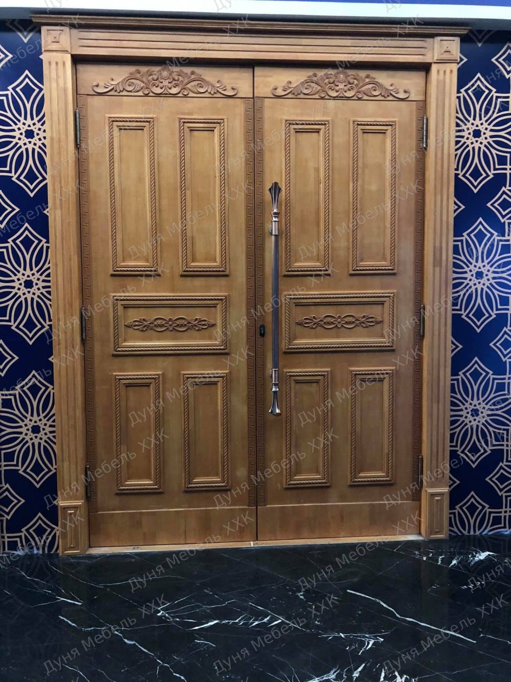 Сийлбэртэй царс хос хаалга