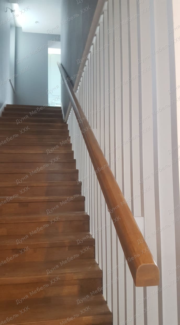 Хүрэн гишгүүр, цагаан баганат шат