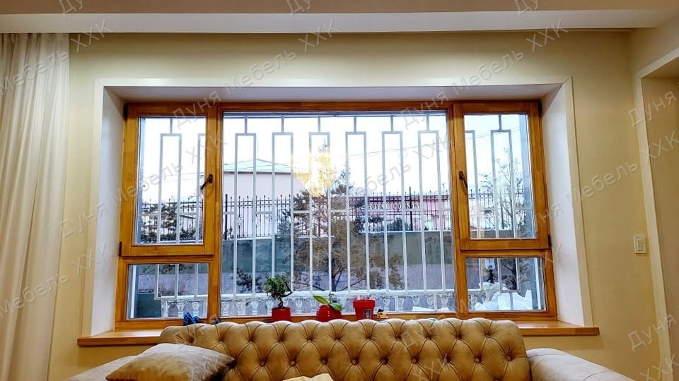 Царс цонх, гоёл сараалжтай
